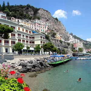 La Bussola Otel
