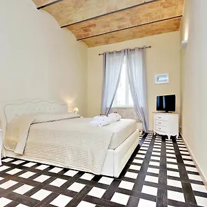 https://colosseum-suite.it-romehotels.com